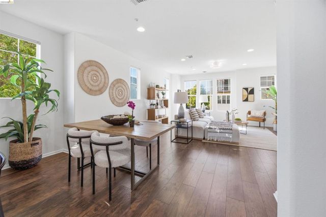 1502 Nevin Plz, Richmond, CA 94801