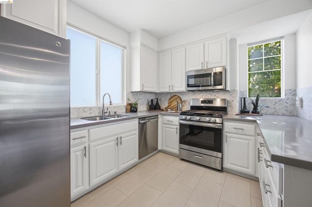 1502 Nevin Plz, Richmond, CA 94801