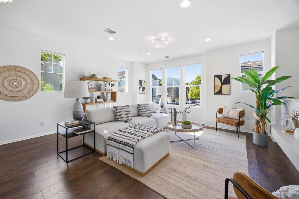 1502 Nevin Plz, Richmond, CA 94801