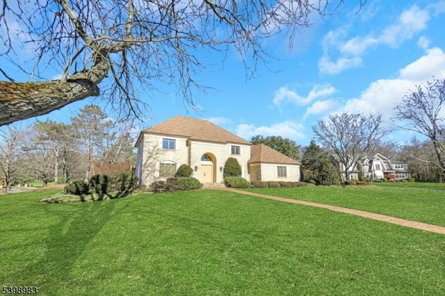 300 Forsythia Ct, Franklin Lakes Boro, NJ 07417