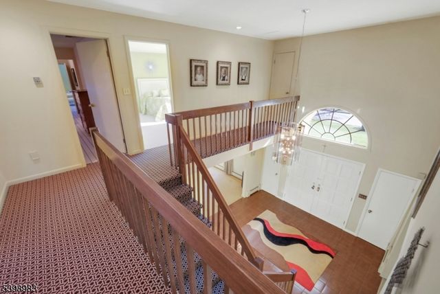 300 Forsythia Ct, Franklin Lakes Boro, NJ 07417