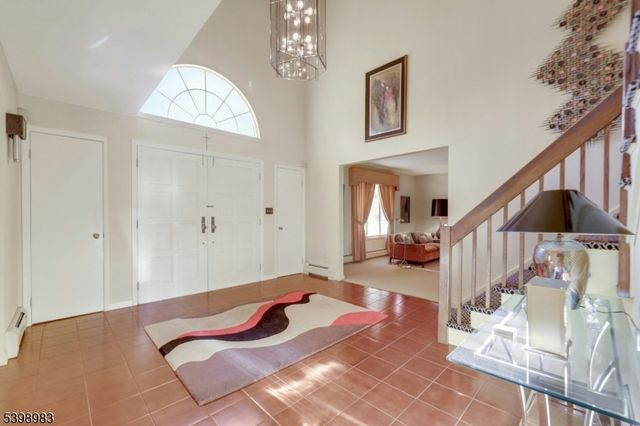 300 Forsythia Ct, Franklin Lakes Boro, NJ 07417