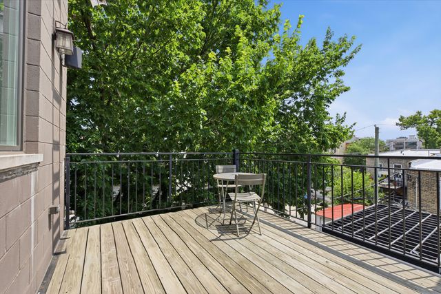 1817 W Iowa Avenue 3, Chicago, IL 60622