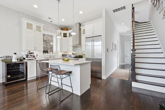 1817 W Iowa Avenue 3, Chicago, IL 60622