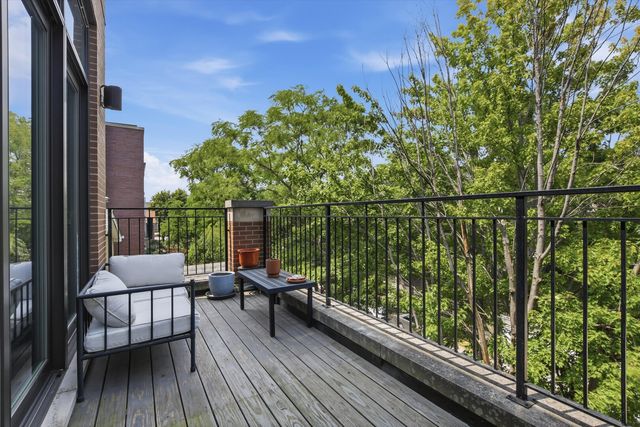 1817 W Iowa Avenue 3, Chicago, IL 60622