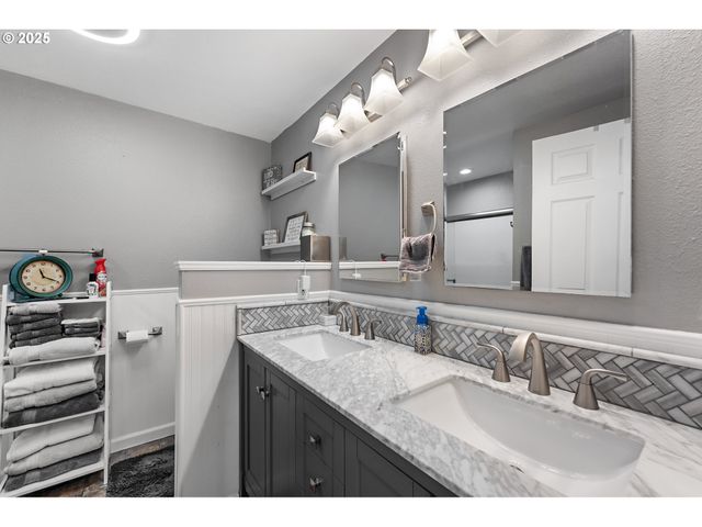 12300 Sw 127TH Ave, Portland, OR 97223