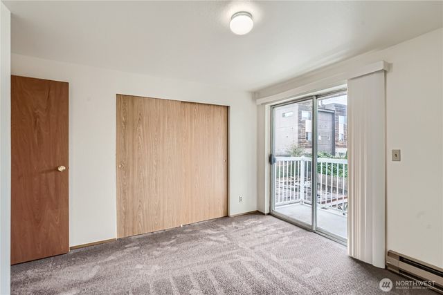 8848 Stone Avenue N, Seattle, WA 98103