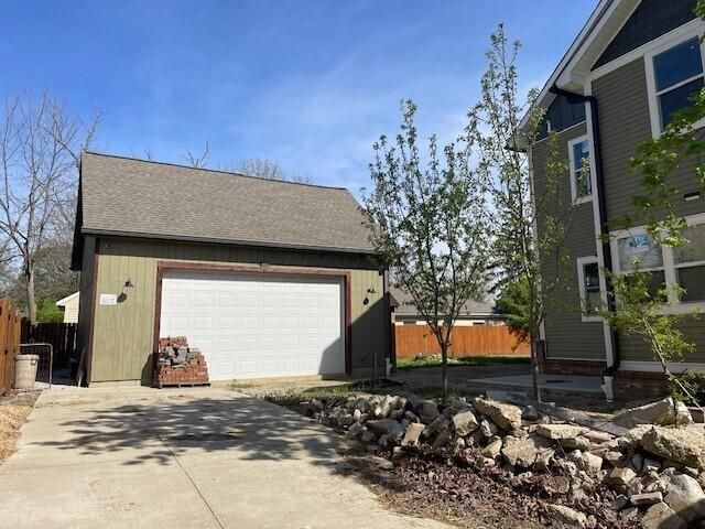 2948 Main Street, Urbancrest, OH 43123