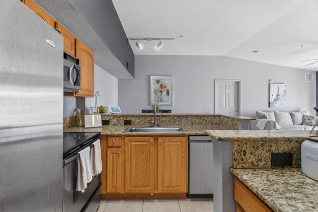 271 SW Palm Drive 304, Port St Lucie, FL 34986