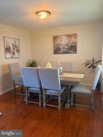 40 BERKSHIRE LN, Willingboro, NJ 08046