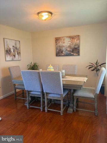 40 BERKSHIRE LN, Willingboro, NJ 08046