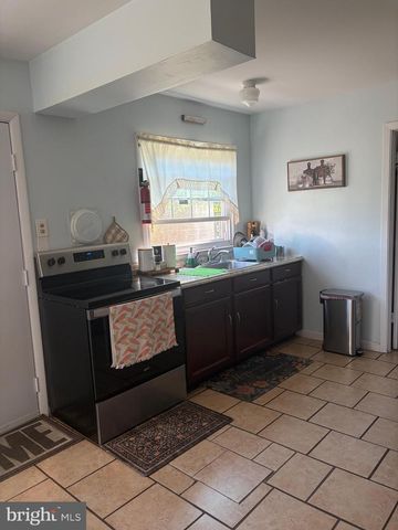 40 BERKSHIRE LN, Willingboro, NJ 08046