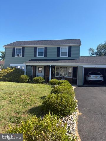 40 BERKSHIRE LN, Willingboro, NJ 08046