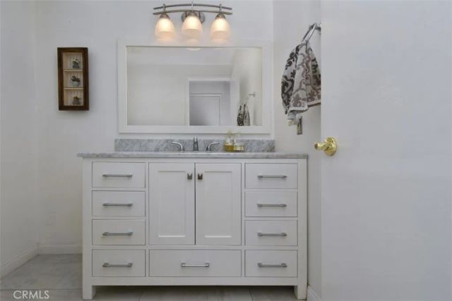 23764 Del Cerro, West Hills, CA 91304