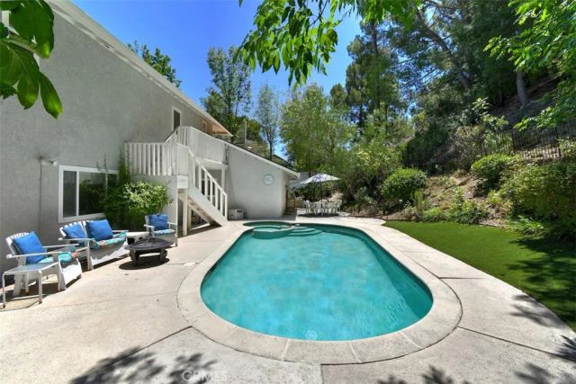 23764 Del Cerro, West Hills, CA 91304