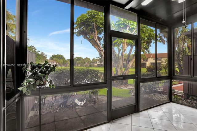 4615 S Carambola Circle S 27232, Coconut Creek, FL 33066