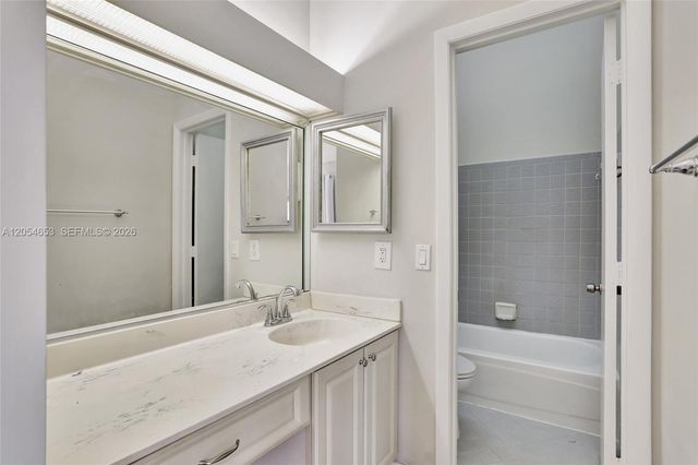 4615 S Carambola Circle S 27232, Coconut Creek, FL 33066