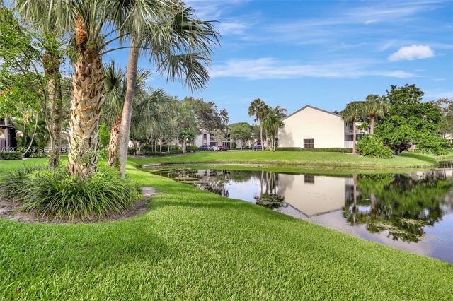 4615 S Carambola Circle S 27232, Coconut Creek, FL 33066