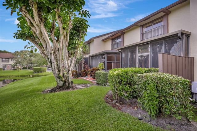 4615 S Carambola Circle S 27232, Coconut Creek, FL 33066