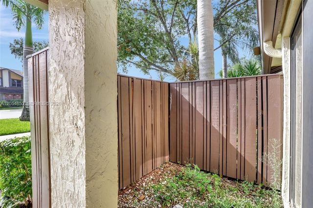 4615 S Carambola Circle S 27232, Coconut Creek, FL 33066