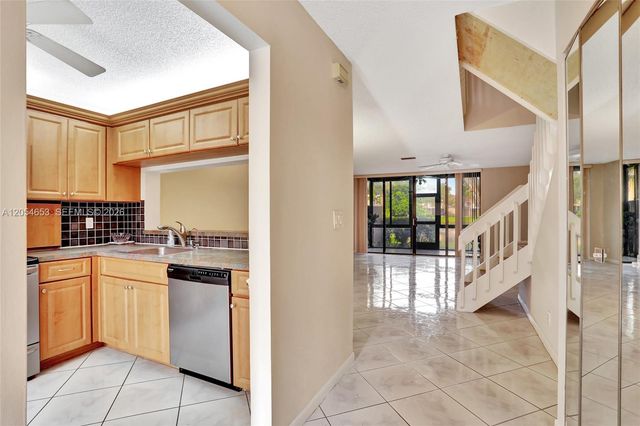4615 S Carambola Circle S 27232, Coconut Creek, FL 33066