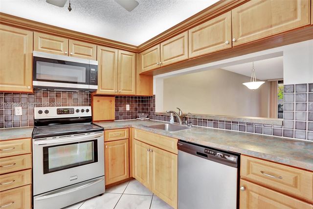 4615 S Carambola Circle S 27232, Coconut Creek, FL 33066