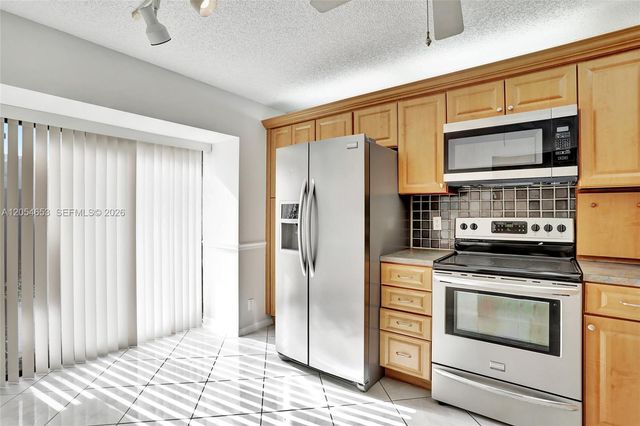 4615 S Carambola Circle S 27232, Coconut Creek, FL 33066