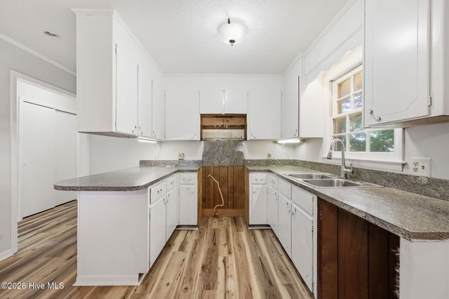 1463 Nc-55 E, Kinston, NC 28501