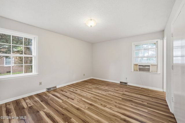 1463 Nc-55 E, Kinston, NC 28501
