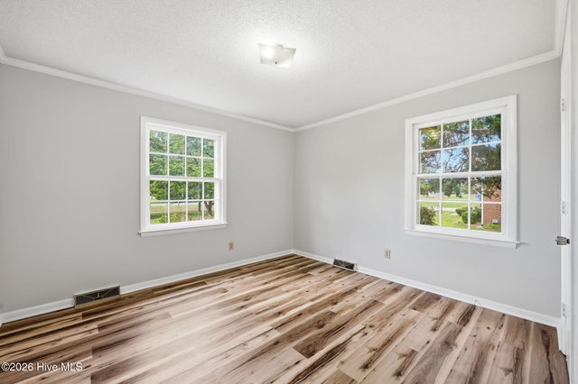 1463 Nc-55 E, Kinston, NC 28501