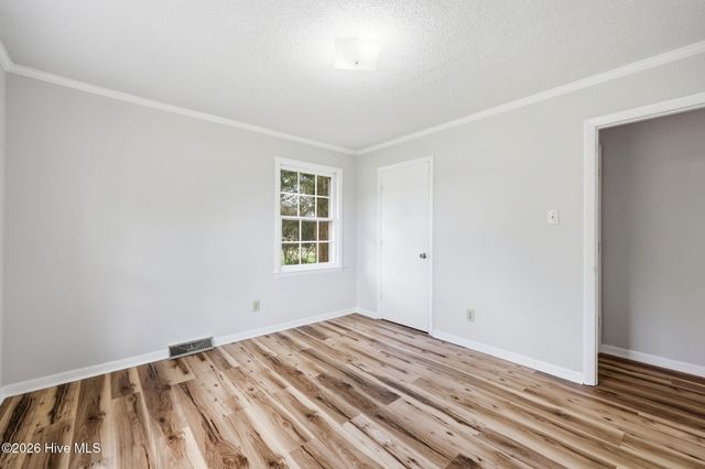 1463 Nc-55 E, Kinston, NC 28501