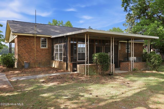 1463 Nc-55 E, Kinston, NC 28501