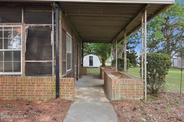1463 Nc-55 E, Kinston, NC 28501