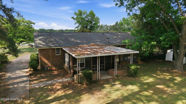 1463 Nc-55 E, Kinston, NC 28501