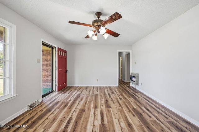 1463 Nc-55 E, Kinston, NC 28501