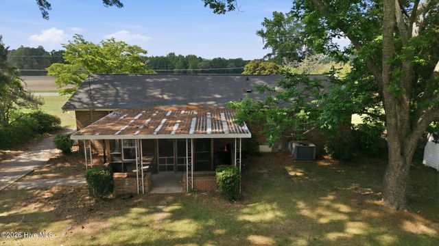 1463 Nc-55 E, Kinston, NC 28501