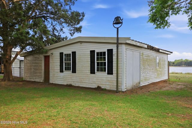 1463 Nc-55 E, Kinston, NC 28501