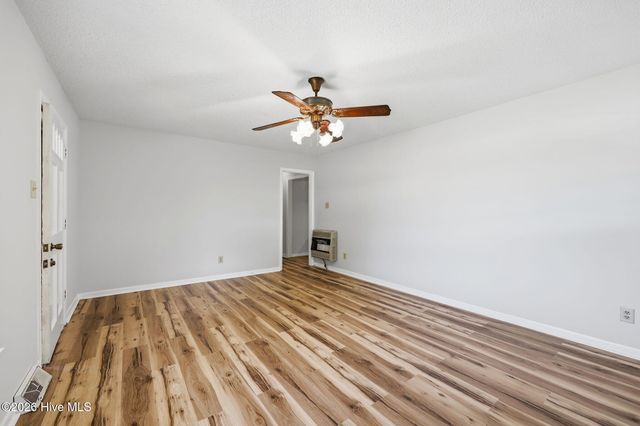 1463 Nc-55 E, Kinston, NC 28501