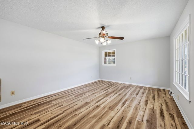 1463 Nc-55 E, Kinston, NC 28501