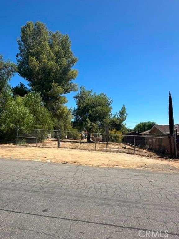 210 Matich Street, Lake Elsinore, CA 92530 — photo 2