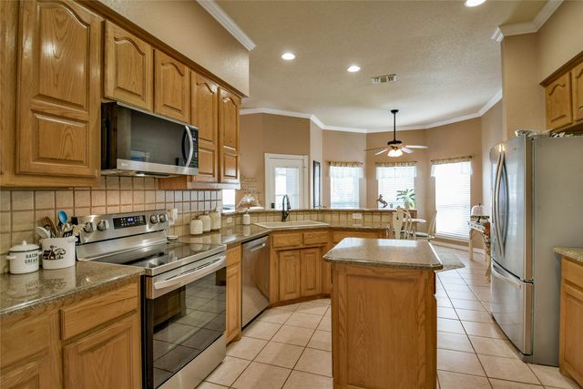 9611 Ravenswood Road, Granbury, TX 76049