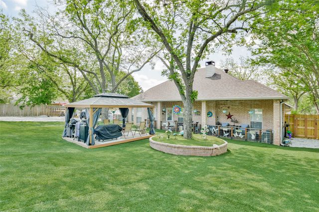 9611 Ravenswood Road, Granbury, TX 76049