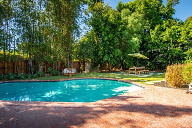4755 Burnet, Sherman Oaks, CA 91403