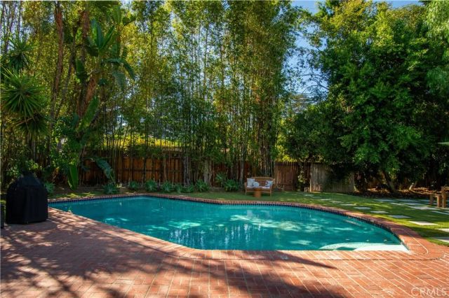 4755 Burnet, Sherman Oaks, CA 91403