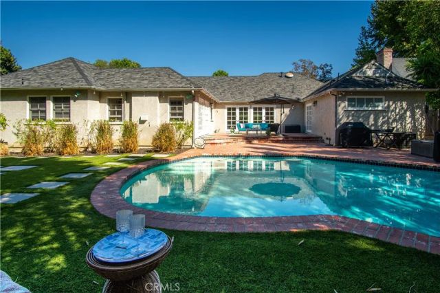 4755 Burnet, Sherman Oaks, CA 91403