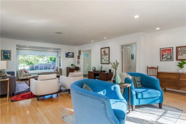 4755 Burnet, Sherman Oaks, CA 91403