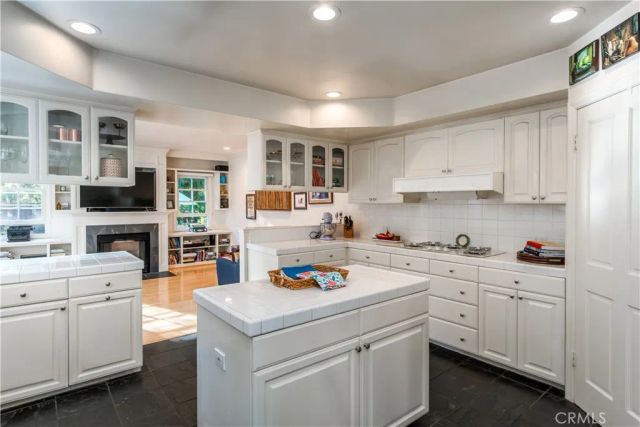 4755 Burnet, Sherman Oaks, CA 91403