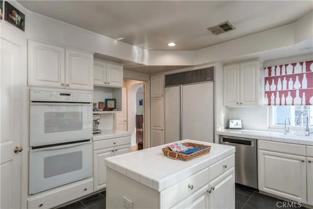 4755 Burnet, Sherman Oaks, CA 91403