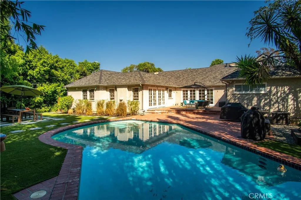 4755 Burnet, Sherman Oaks, CA 91403