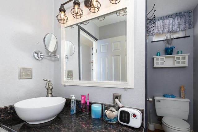 2210 Northhill Street, Selma, CA 93662